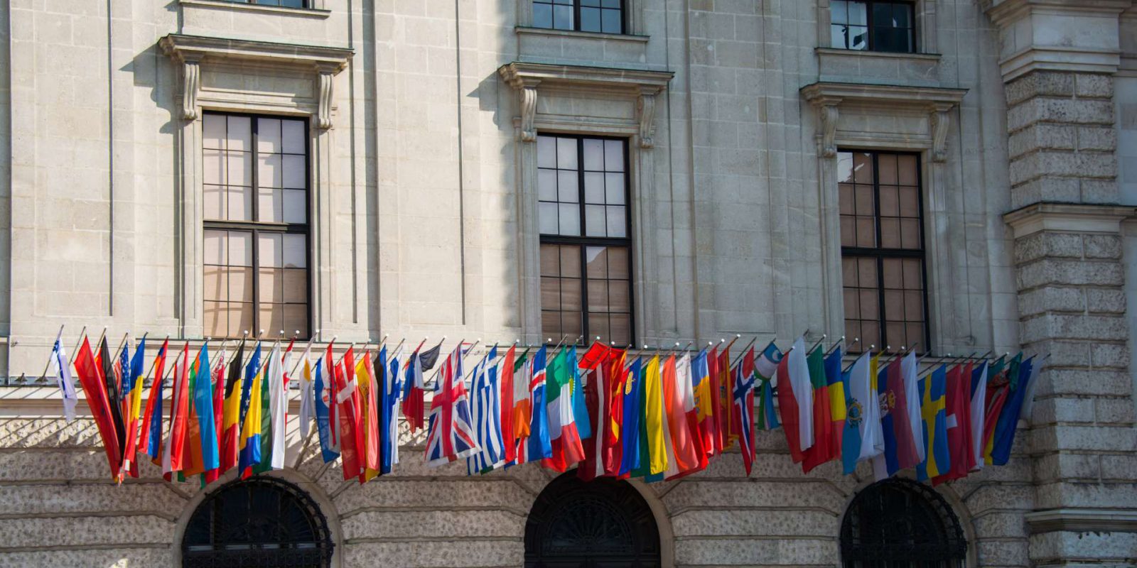Titelbild: 50 Jahre Helsinki-­­­Schlussakte: ­Aufstieg und Fall der OSZE