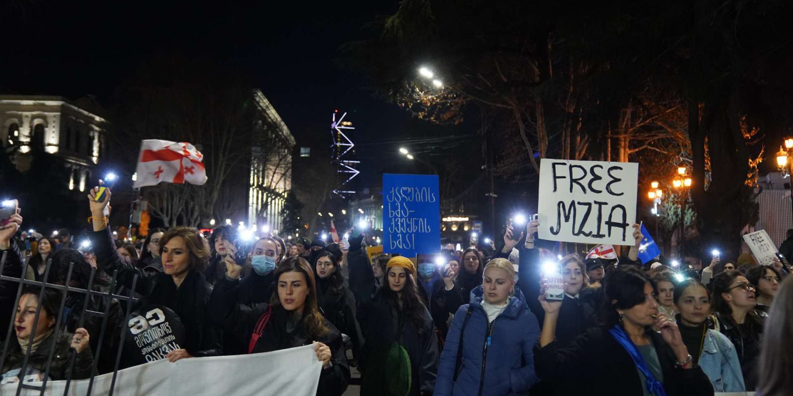 Titelbild: Democracy on Mute: The Erosion of Media Freedom in Georgia