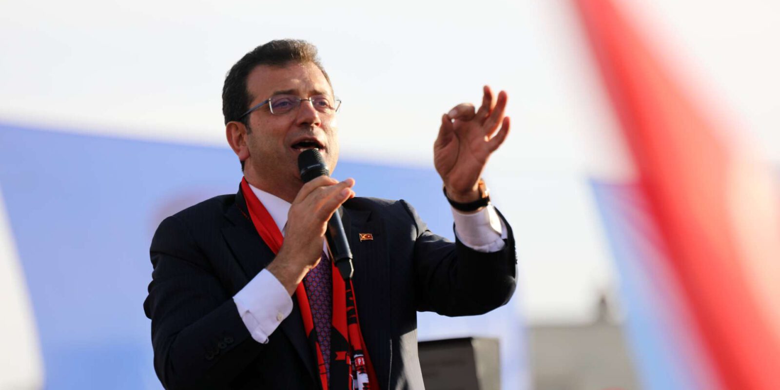 Titelbild: Theater und Tragödie: Monsteranklage für Erdogans Herausforderer